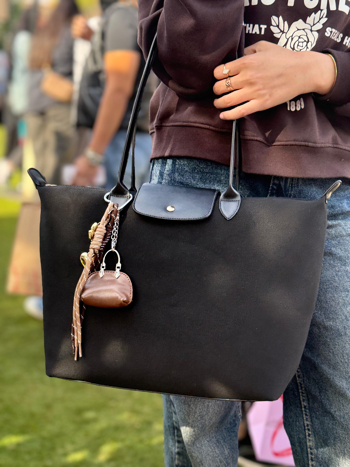 Canvas tote black “ pre order within 14 day’s