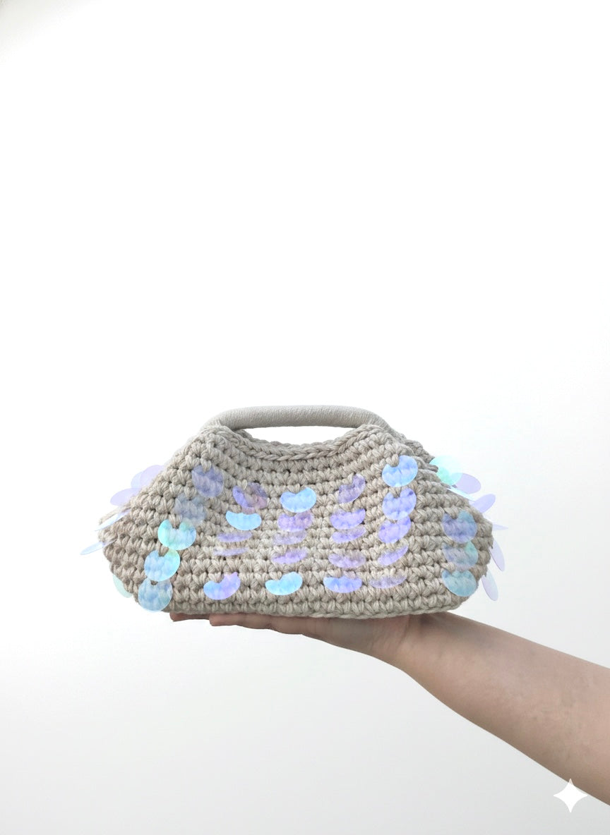 Llilly sequine clutch off white