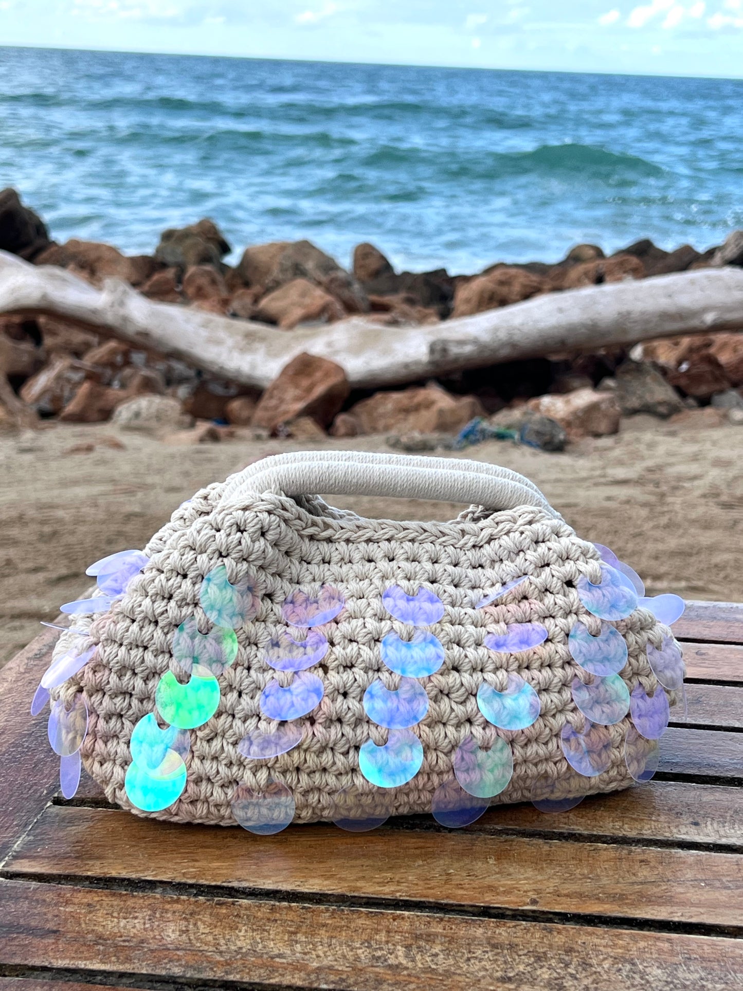 Llilly sequine clutch off white