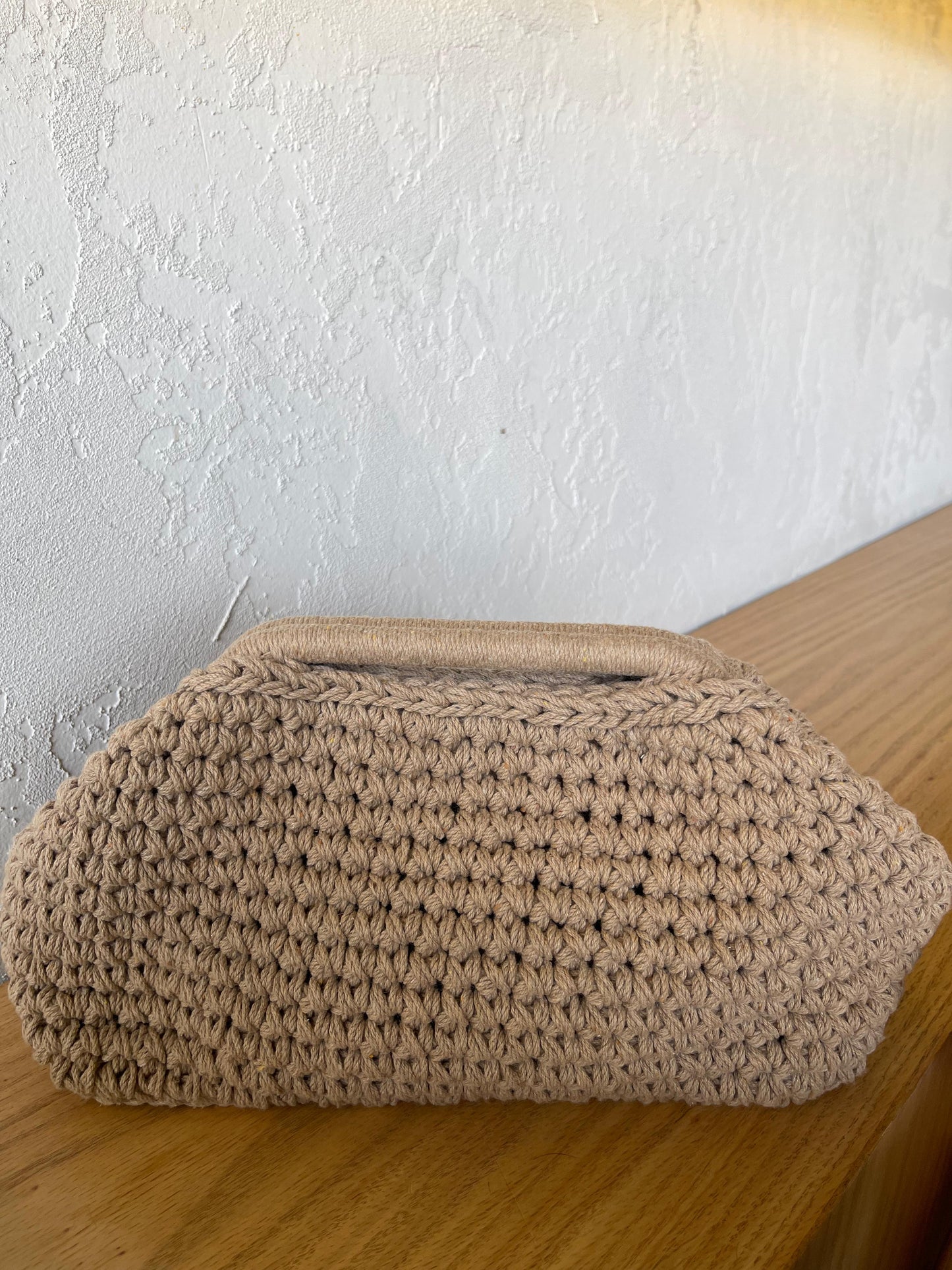 Lily clutch cafe